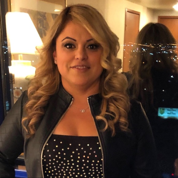 Meet your Posher, Lorena - Picture 2 of 3